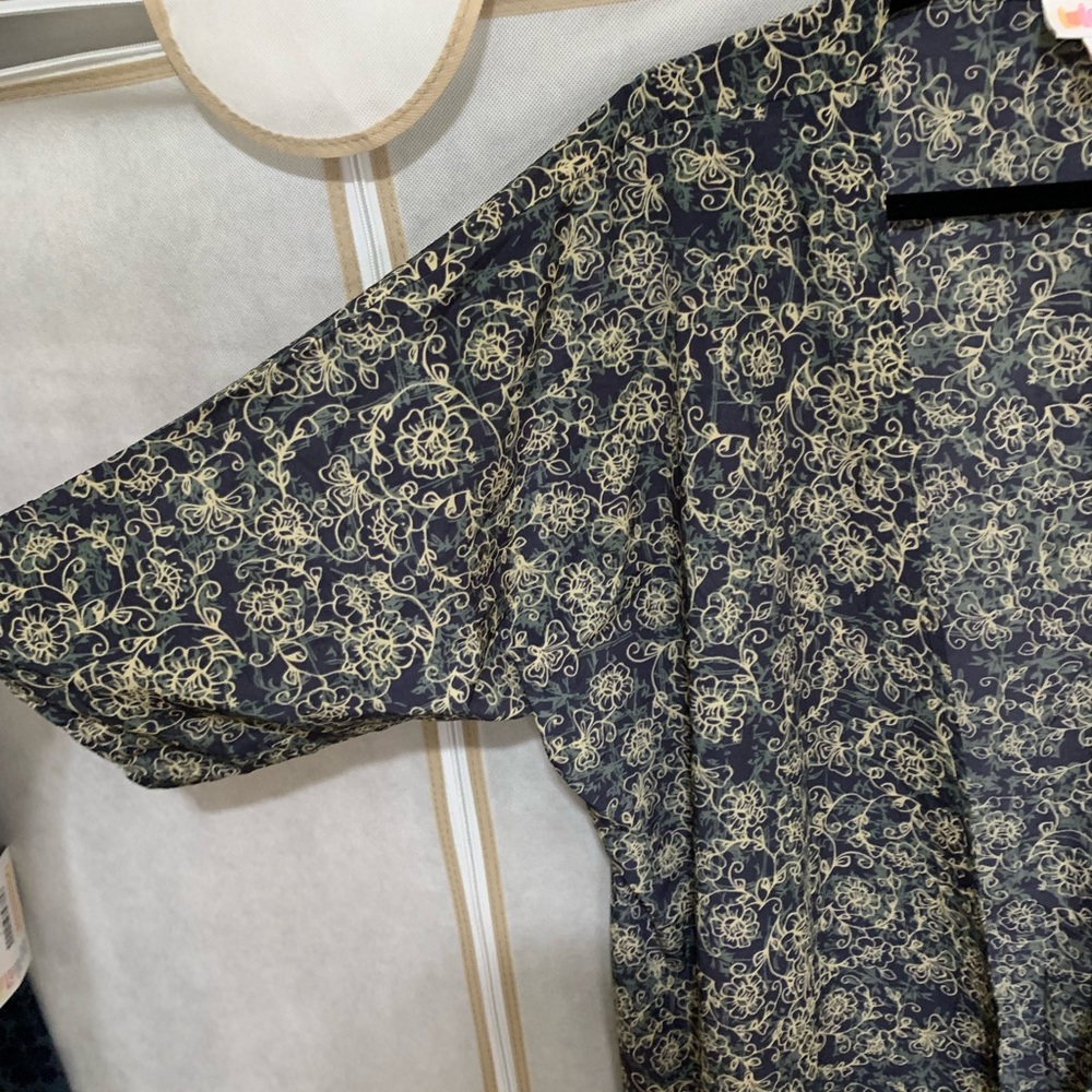LulaRoe Lindsay - Picture 5 of 14